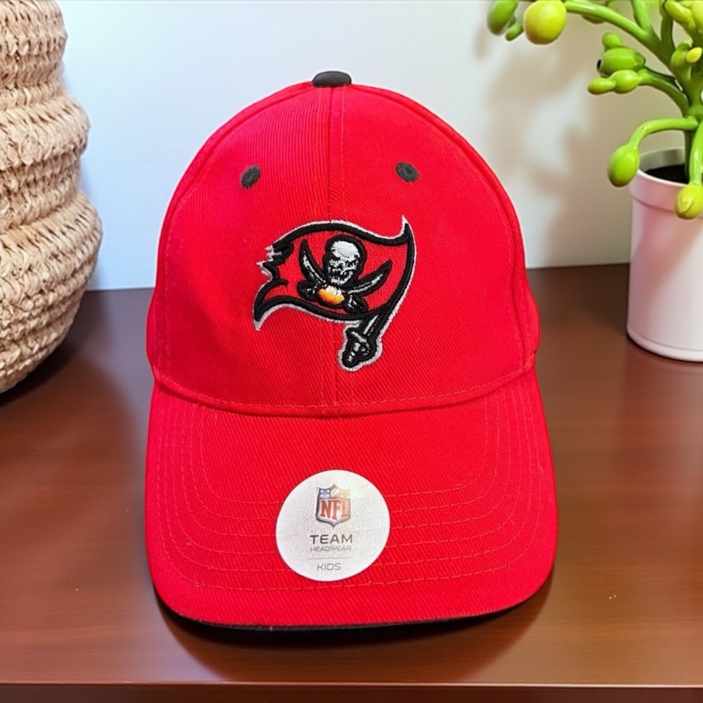 New NFL Tampa Bay Buccaneers Kids OSFA Adjustable Baseball Hat